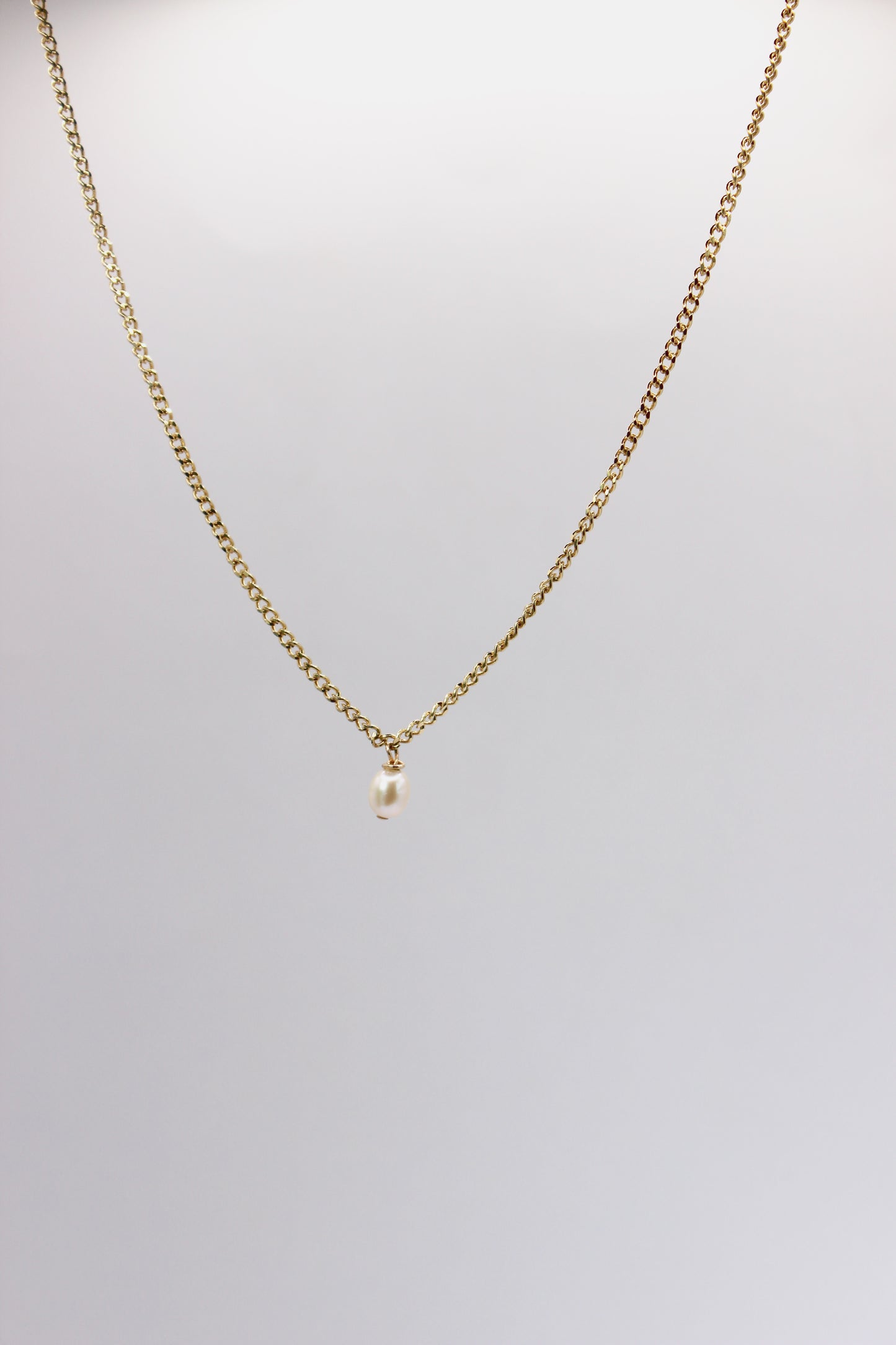Solo pearl necklace
