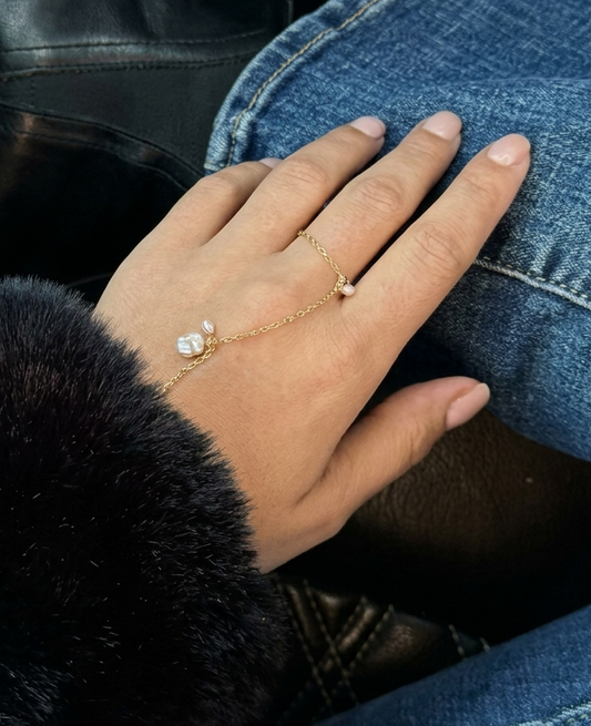 Main en Perle hand chain