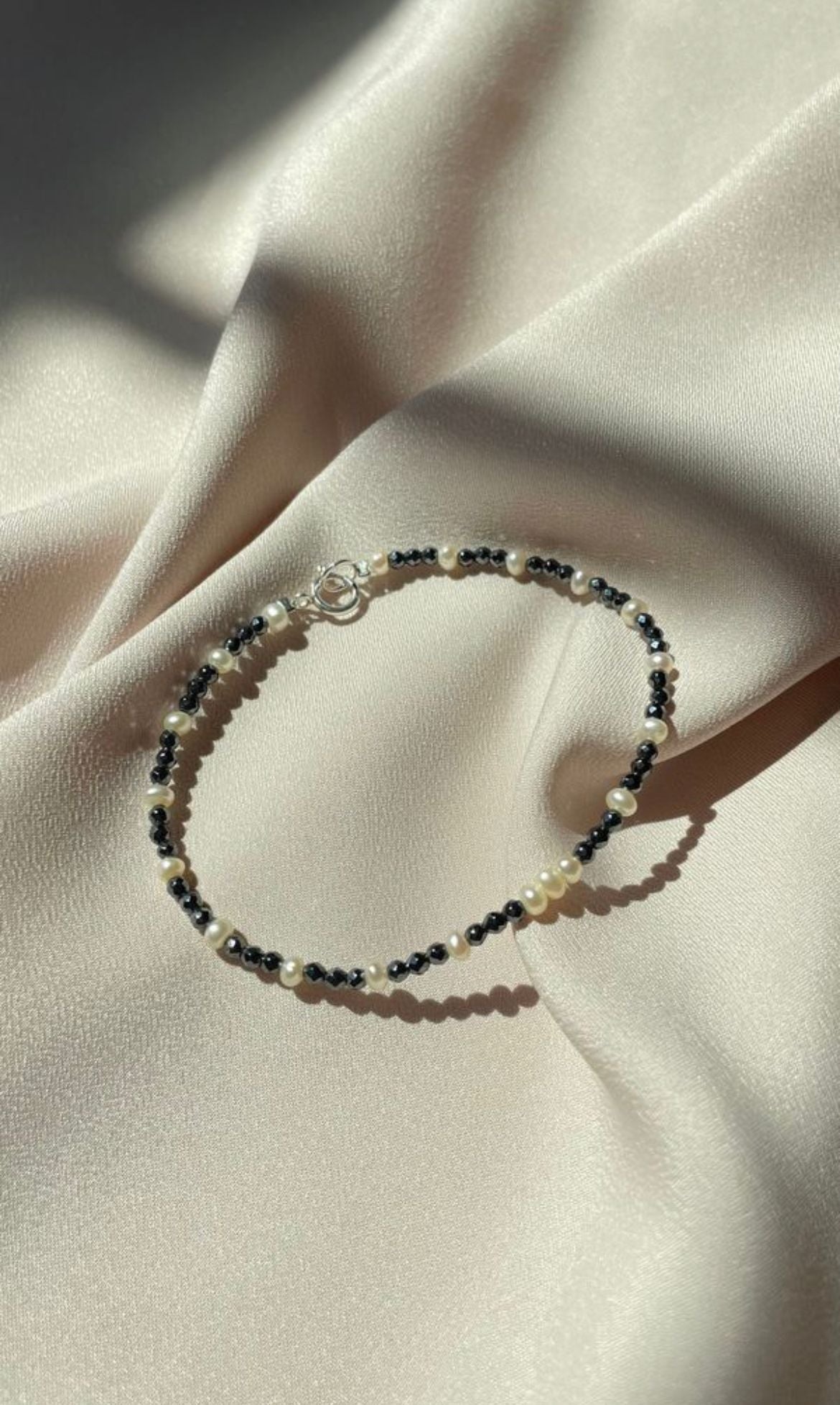 Iris Bracelet (hematite)