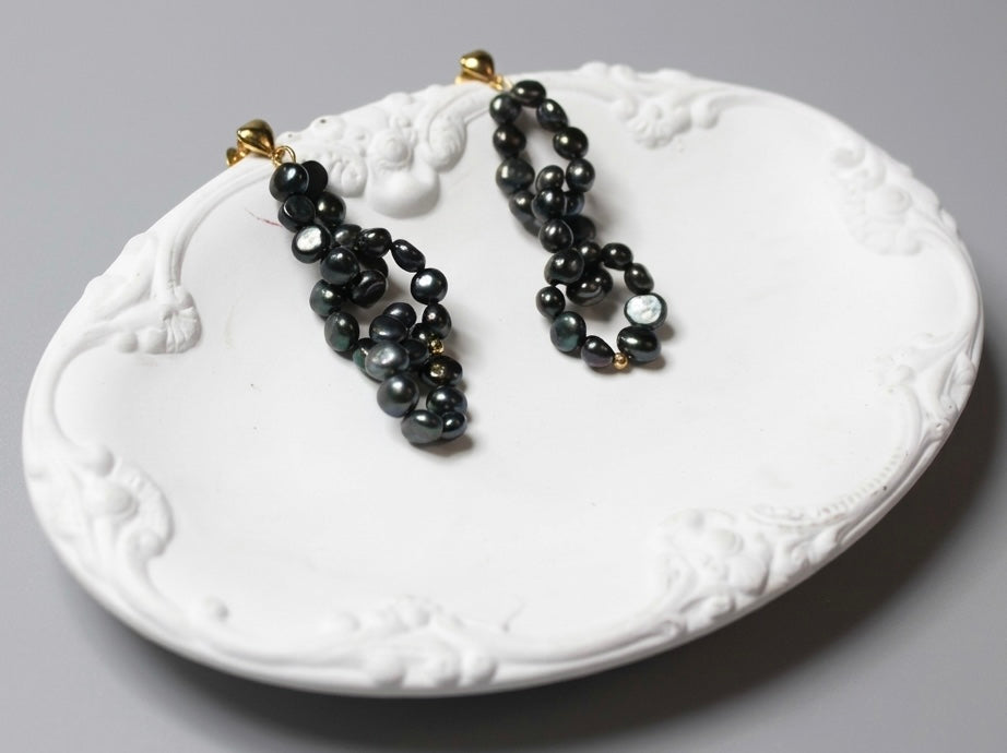 Woven love earrings