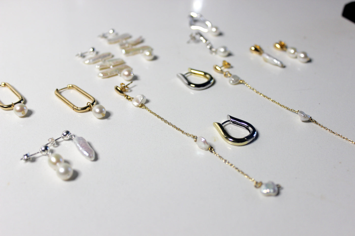 Wave pearl earrings