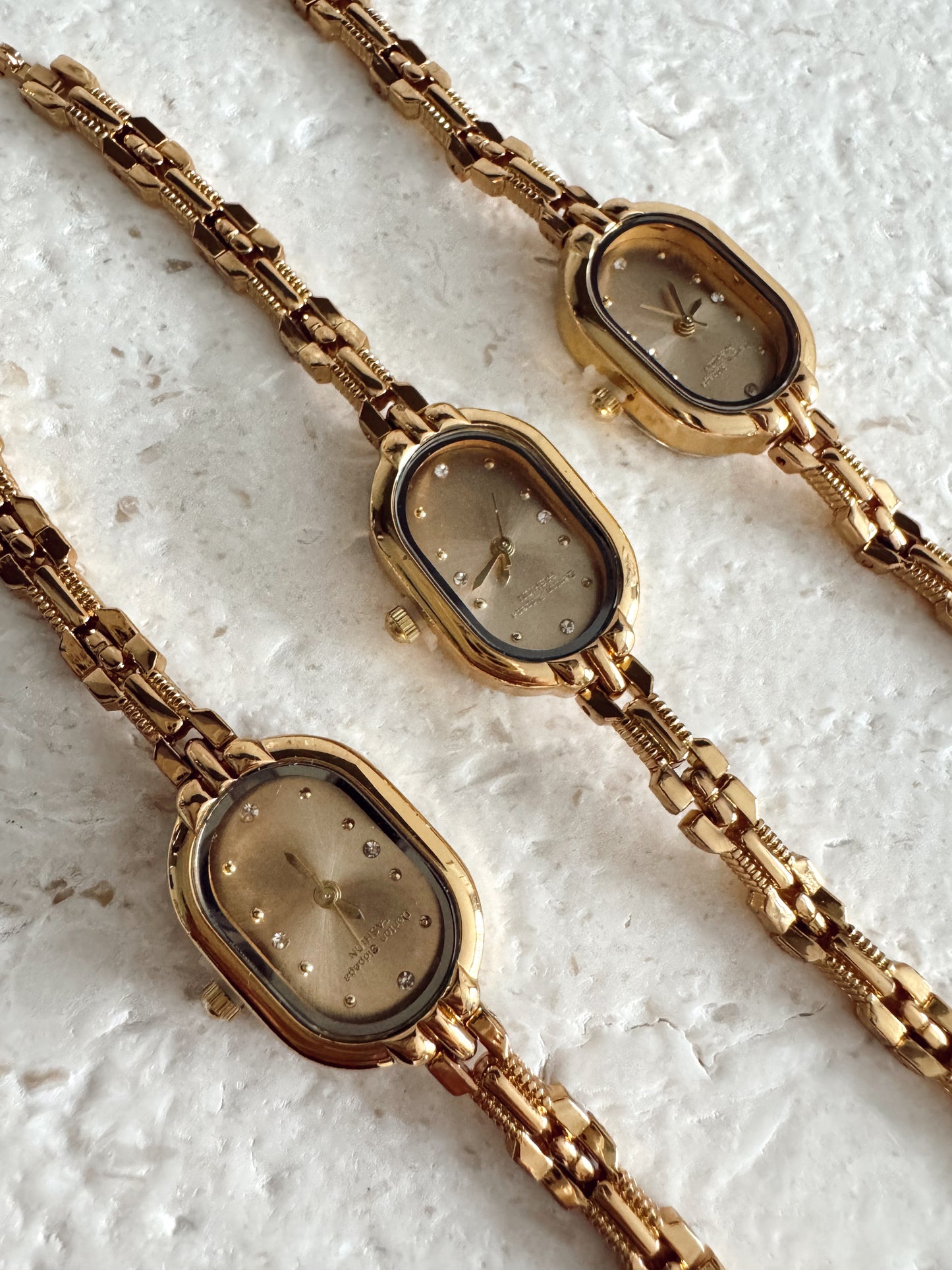 Ovalo watch