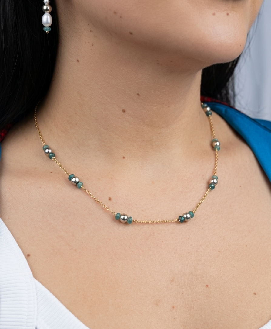 Refined necklace