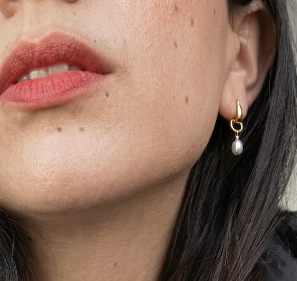 The detachable earrings -Genuine pearls