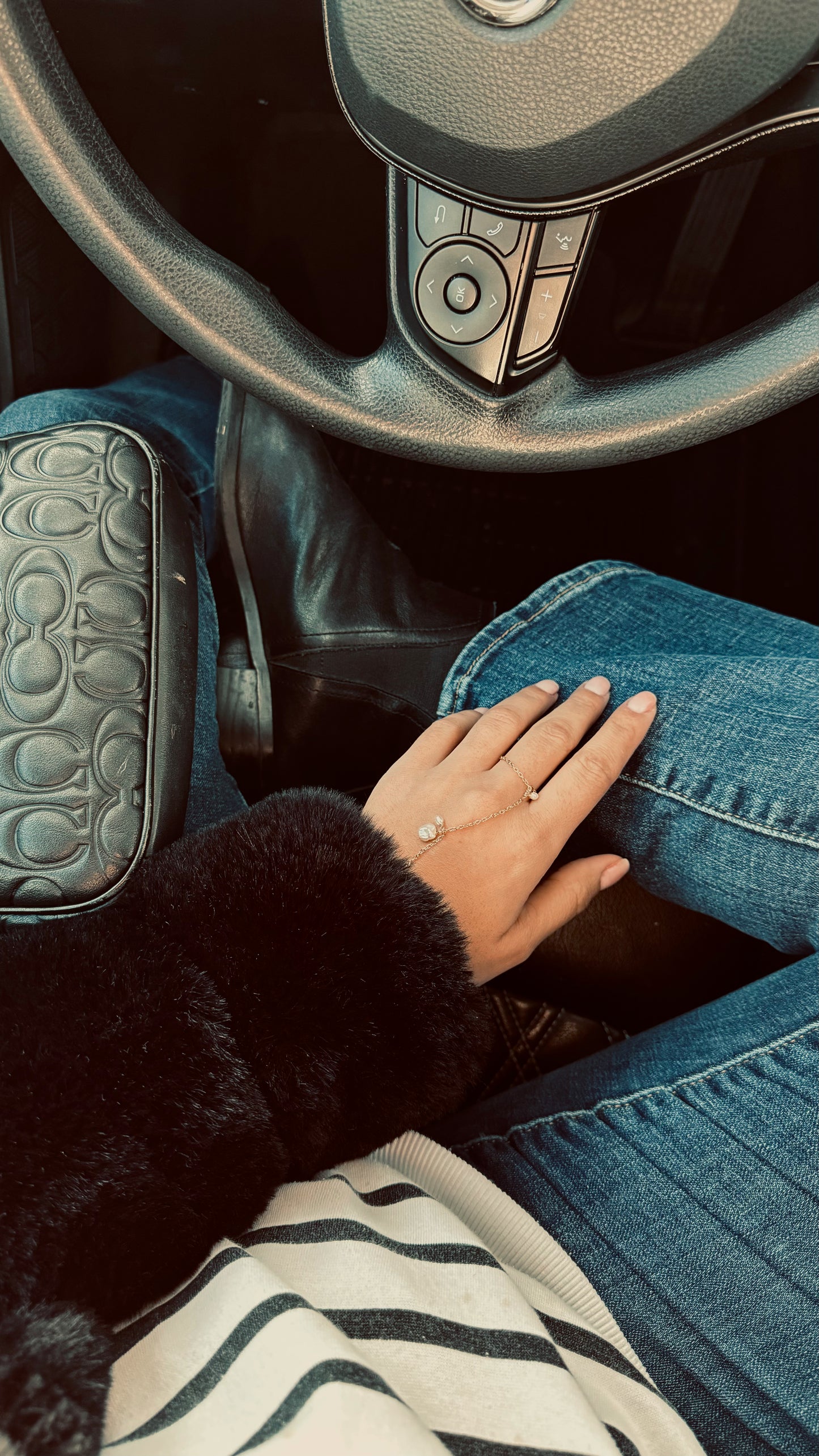 Main en Perle hand chain