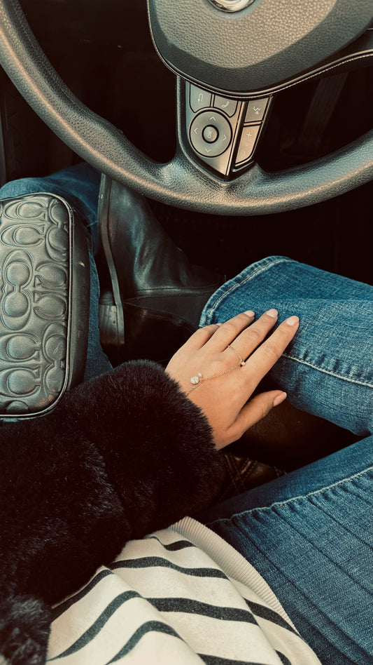 Main en Perle hand chain