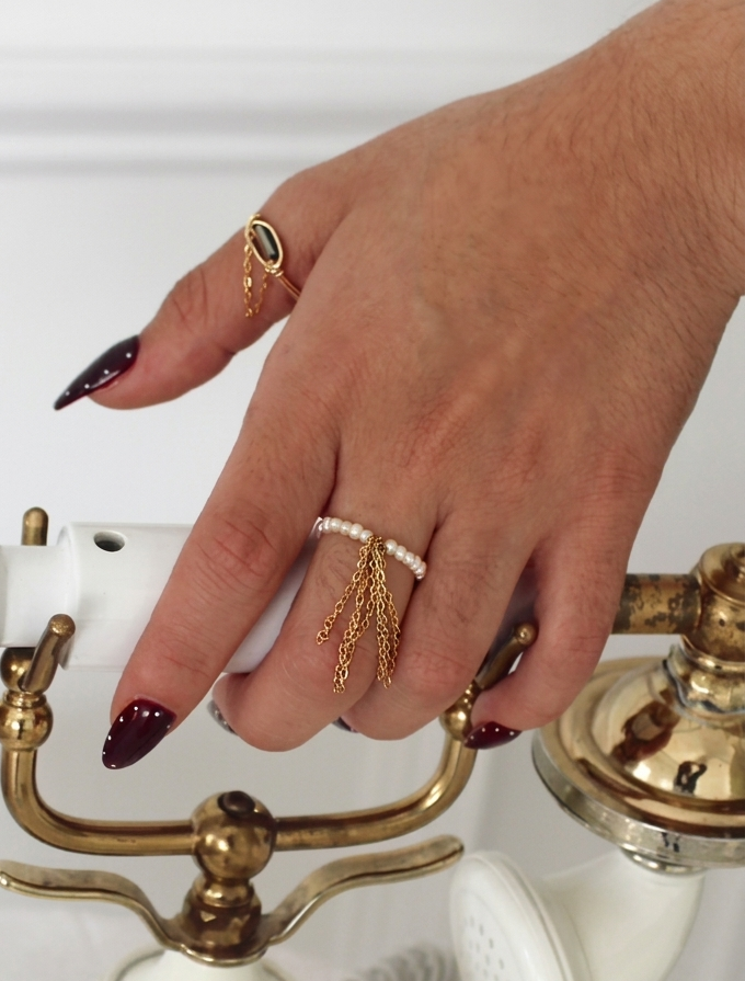 Social season ring (dangle chains)