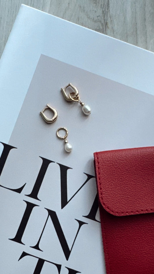 The detachable earrings