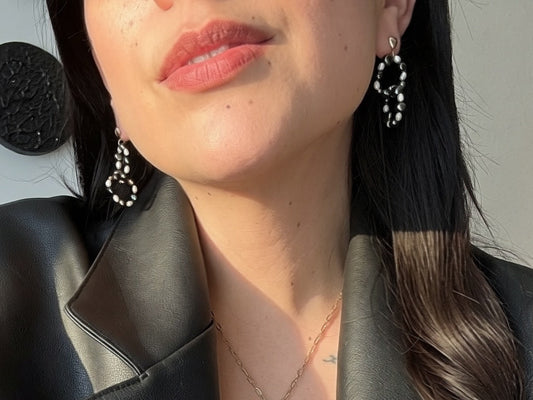 Claroscuro earrings (genuine pearls)