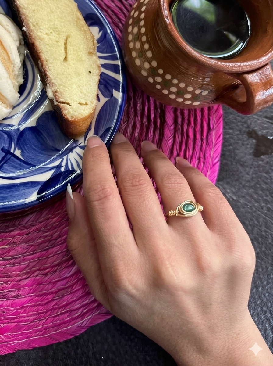 Oval onyx ring