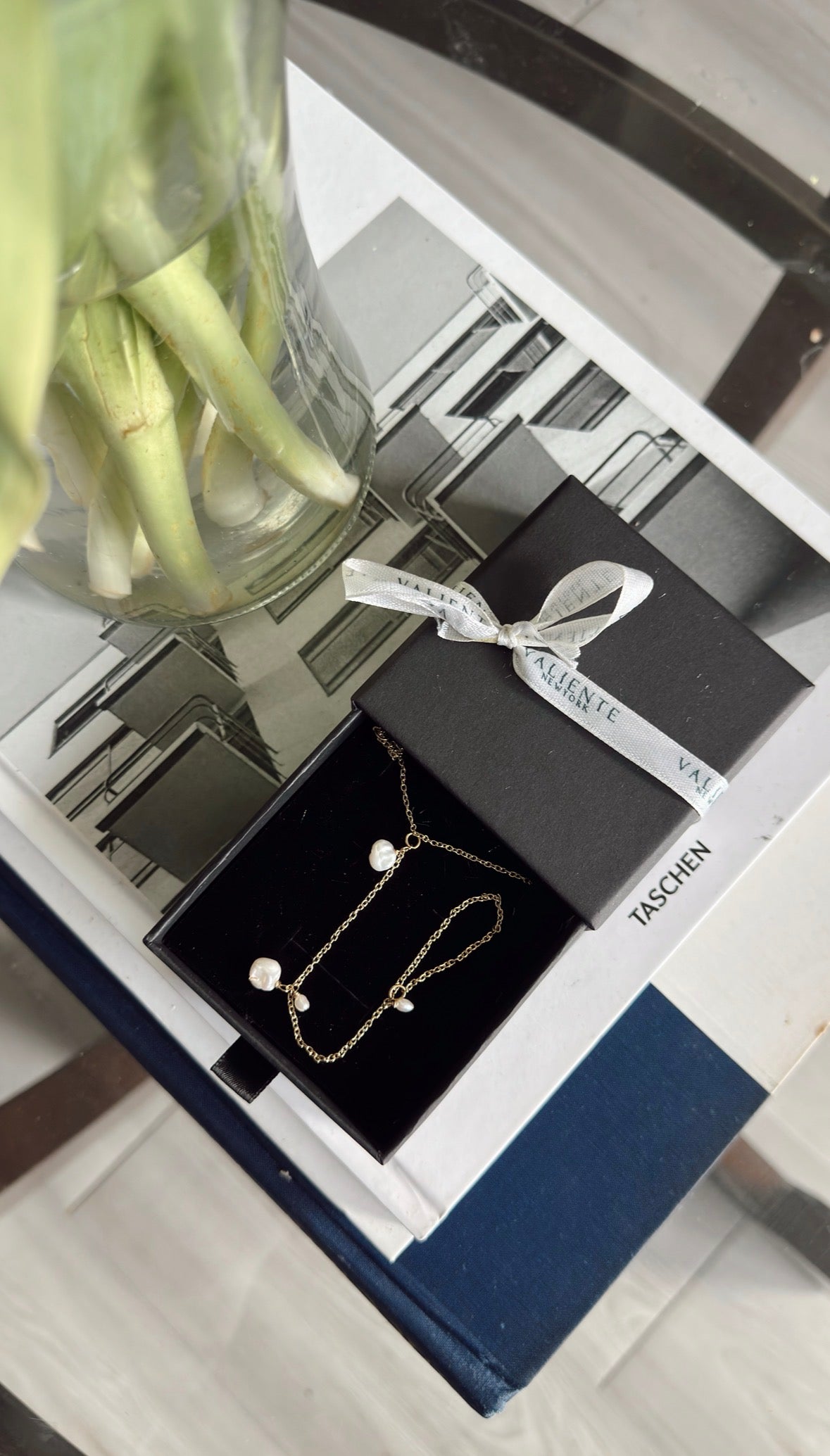 Main en Perle hand chain