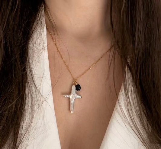 Camille necklace with garnet
