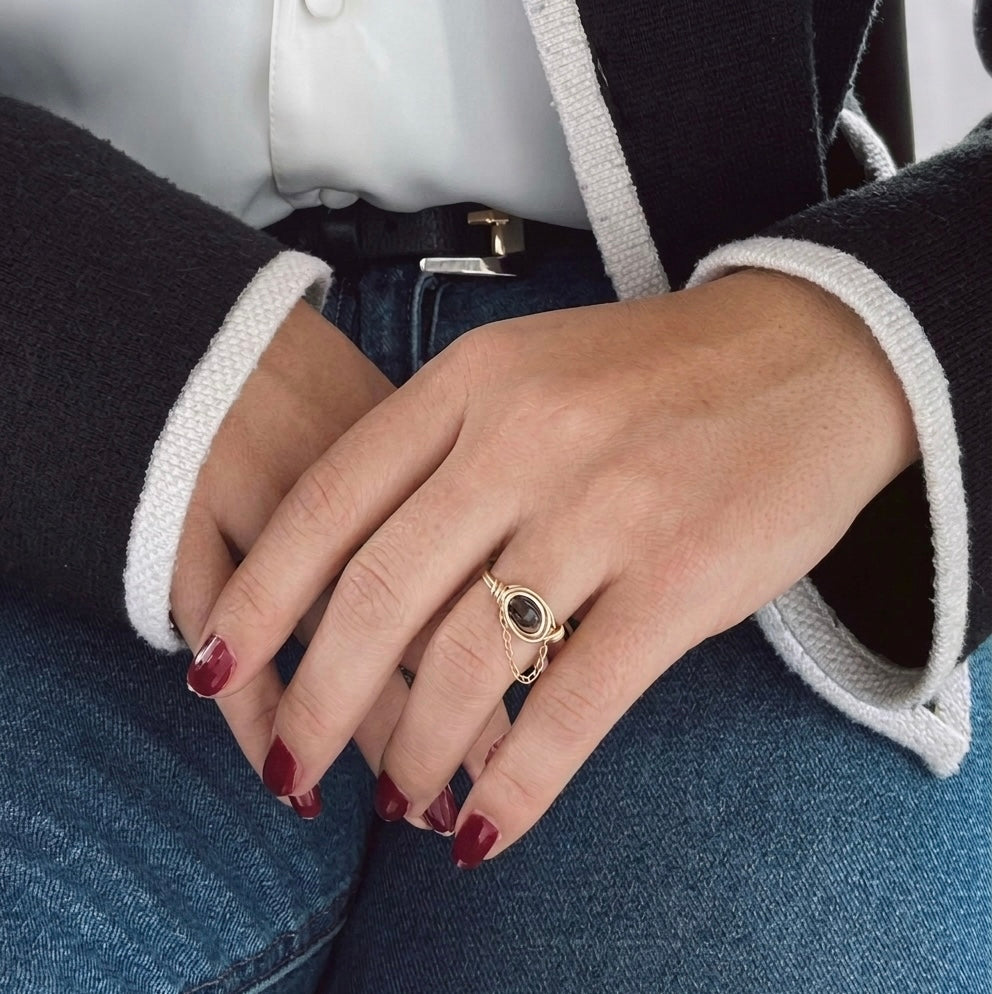 Garnet with chain ring