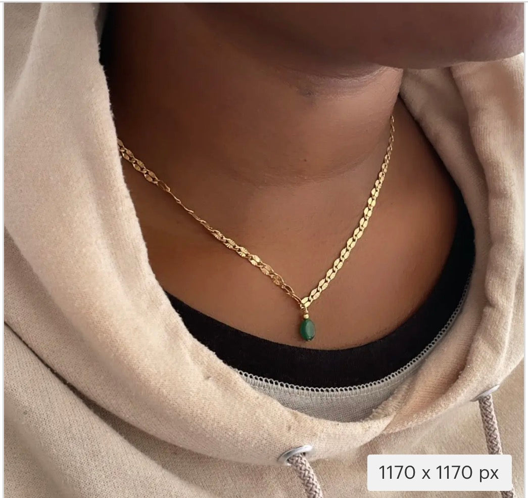 Green onyx round pendant